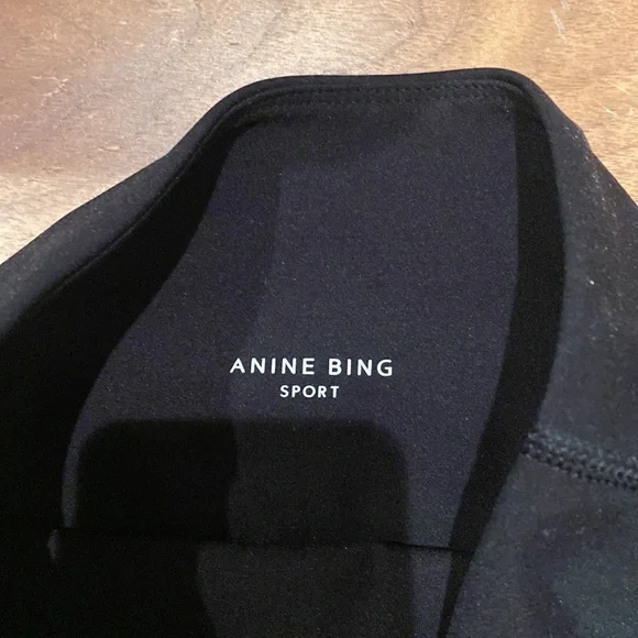 Anine bing sport Capri leggings size xs never worn - Picture 2 of 3